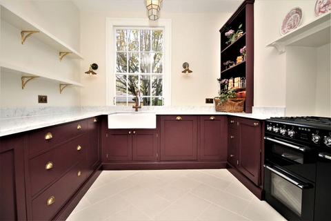 445 Mile End Road, London, E3 4PA