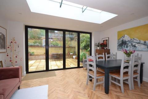221 Hemdean Road, Caversham, Reading, RG4 7QX