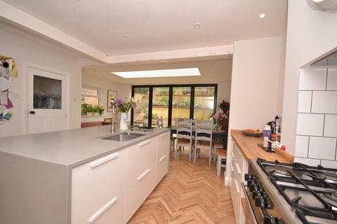 221 Hemdean Road, Caversham, Reading, RG4 7QX