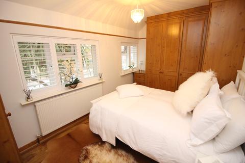 38 Lindsay Road, Worcester Park, KT4 8LE