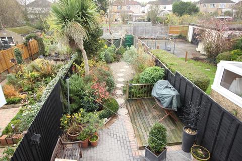 38 Lindsay Road, Worcester Park, KT4 8LE
