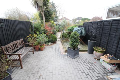 38 Lindsay Road, Worcester Park, KT4 8LE
