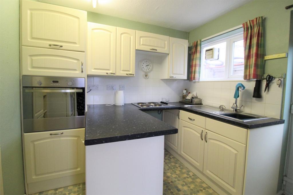 Drive, Herne Bay, Kent 2 bed semidetached bungalow £325,000