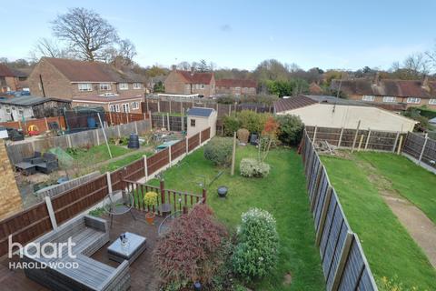 74 Woodbridge Lane, Romford, RM3 9JE