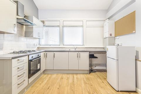 103 Abbots Park, London, SW2 3QY