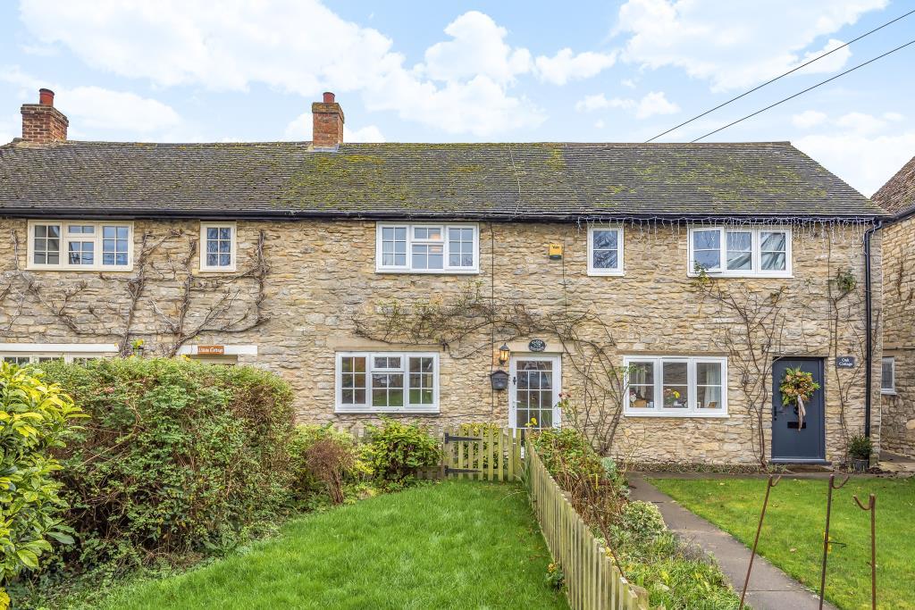 Bicester, Blackthorn, Bicester, OX25 2 bed cottage £300,000