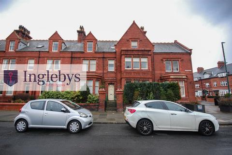 8 bedroom terraced house for sale - Albion Terrace, Saltburn-by-the-sea, TS12