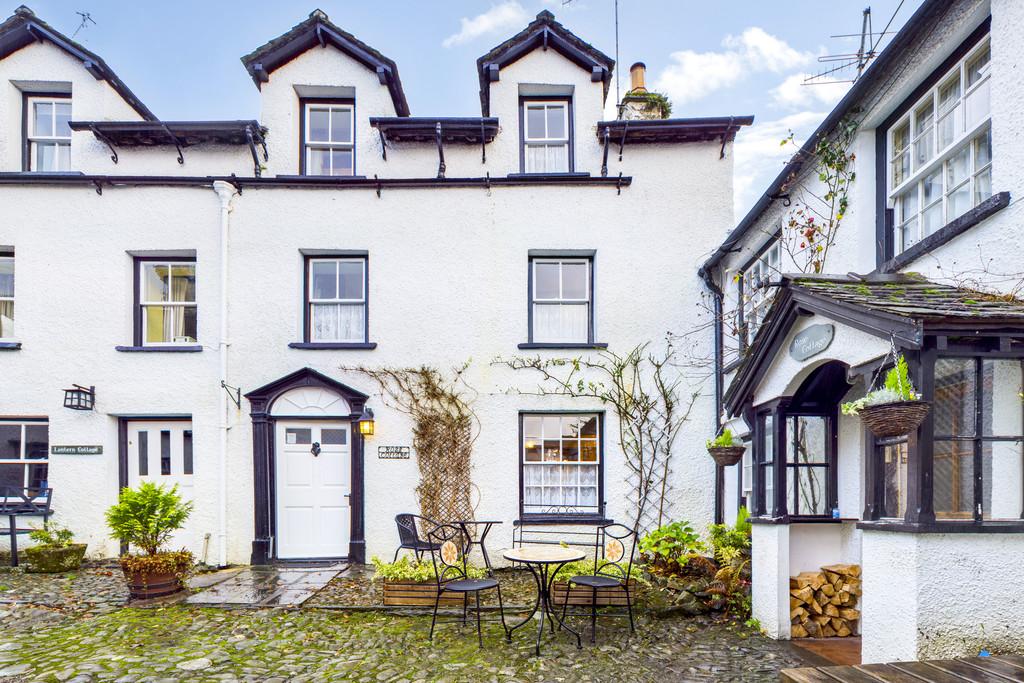 Ross Cottage, Main Square, Hawkshead, Nr Ambleside, Cumbria LA22 0NZ 3