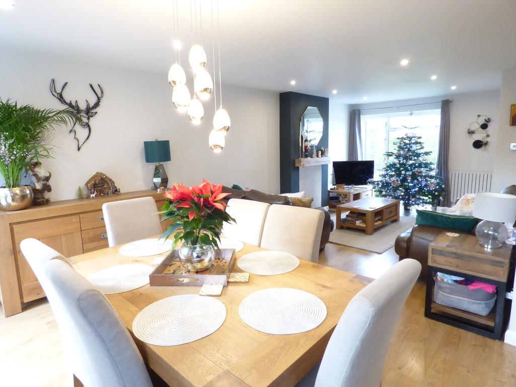 Coppice Close, StratforduponAvon 3 bed detached house £375,000