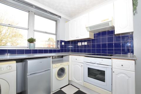 60 Marlowe Gardens, London, SE9 1AD