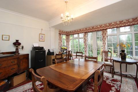 14 Highwold, Chipstead, Coulsdon, CR5 3LG