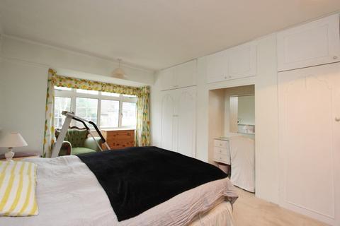14 Highwold, Chipstead, Coulsdon, CR5 3LG
