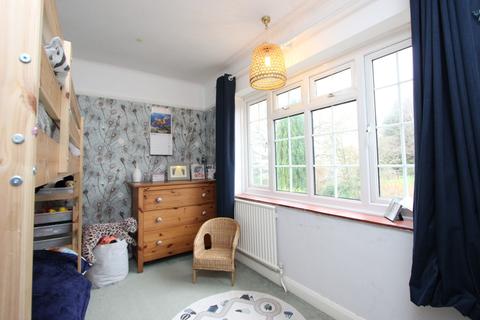 14 Highwold, Chipstead, Coulsdon, CR5 3LG