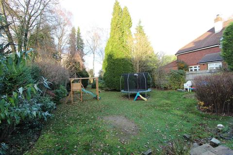 14 Highwold, Chipstead, Coulsdon, CR5 3LG
