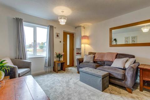67 Mayfield Close, Catshill, Bromsgrove, B61 0NR