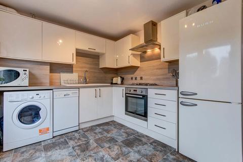 67 Mayfield Close, Catshill, Bromsgrove, B61 0NR