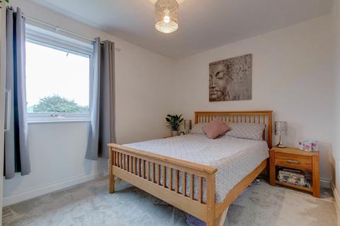 67 Mayfield Close, Catshill, Bromsgrove, B61 0NR