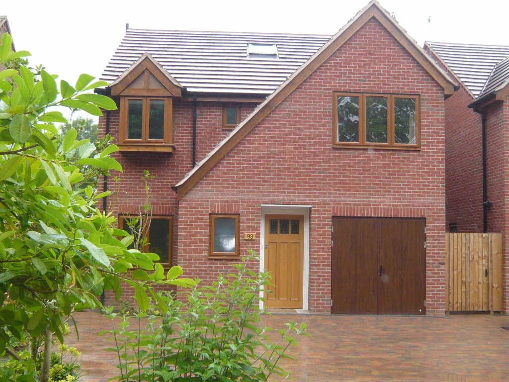 Glasshouse Lane, Kenilworth 4 bed detached house £2,100 pcm (£485 pw)