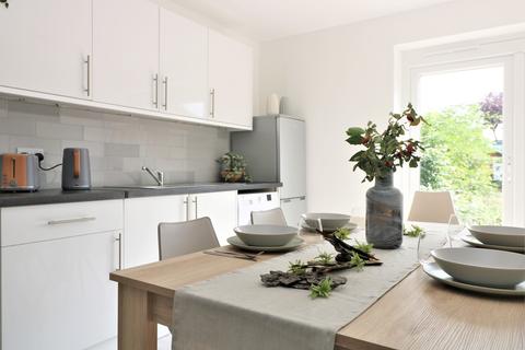 30 Bowes Road, London, W3 7AA