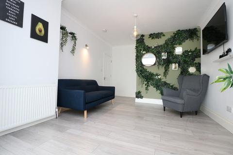 30 Bowes Road, London, W3 7AA