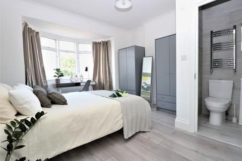30 Bowes Road, London, W3 7AA