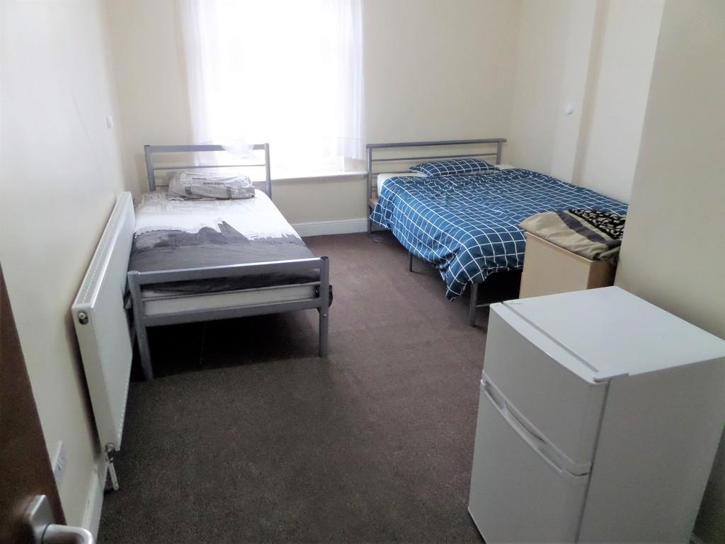 Villiers Road, Southall 1 bed in a house share - £700 pcm (£162 pw)