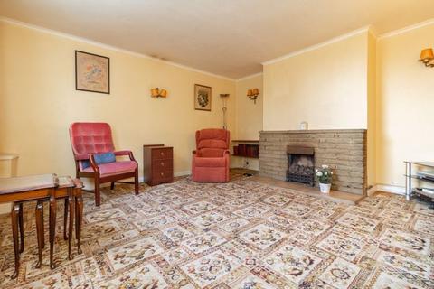 82 High Street, Godstone, RH9 8DP