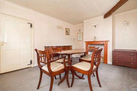 82 High Street, Godstone, RH9 8DP