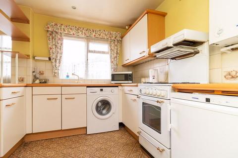 82 High Street, Godstone, RH9 8DP