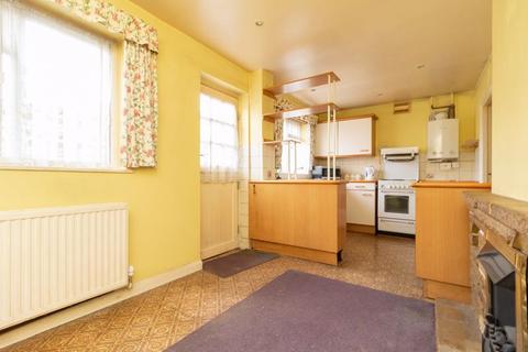 82 High Street, Godstone, RH9 8DP