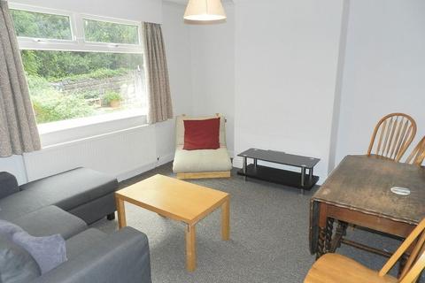 22 Springbank Crescent, Headingley, Leeds, LS6 1AB