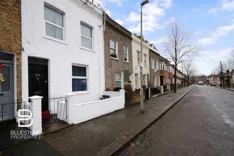 4 bedroom terraced house to rent, Ravenslea Road, Balham