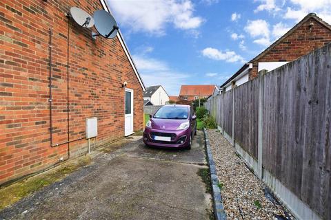 18 The Drove, Whitfield, Dover, CT16 3JB