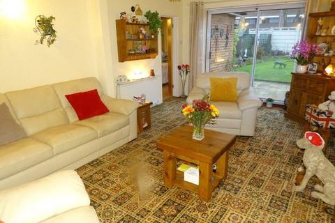 4 Ash Grove, Feltham, TW14 8AR