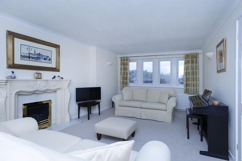 28 School Close, Sowerby Bridge, HX6 4HP
