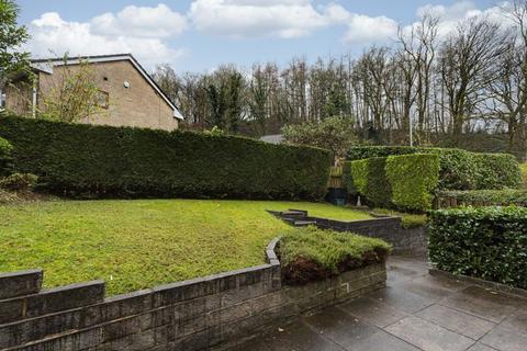 28 School Close, Sowerby Bridge, HX6 4HP