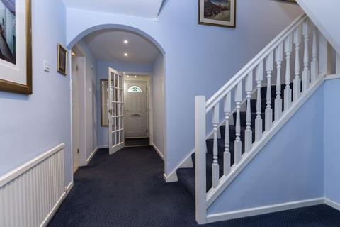 28 School Close, Sowerby Bridge, HX6 4HP