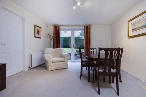 28 School Close, Sowerby Bridge, HX6 4HP