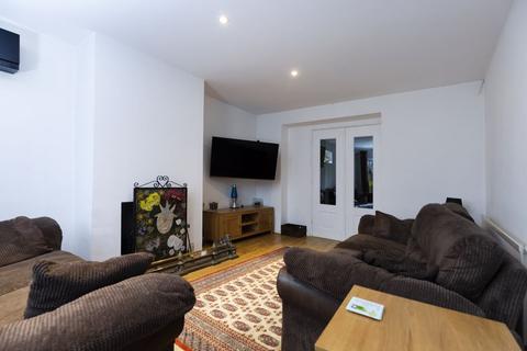 5 Jackson Meadows, Barkisland, Halifax, HX4 0DD