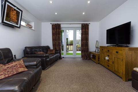 5 Jackson Meadows, Barkisland, Halifax, HX4 0DD