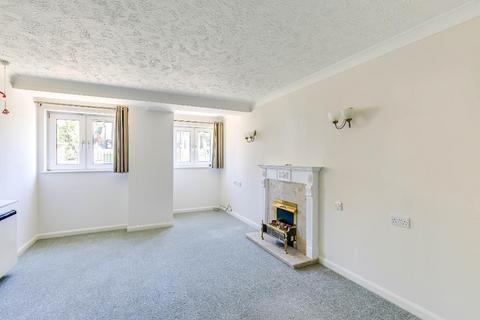1 bedroom apartment to rent, Croydon Road, Caterham, Surrey, CR3 6AZ