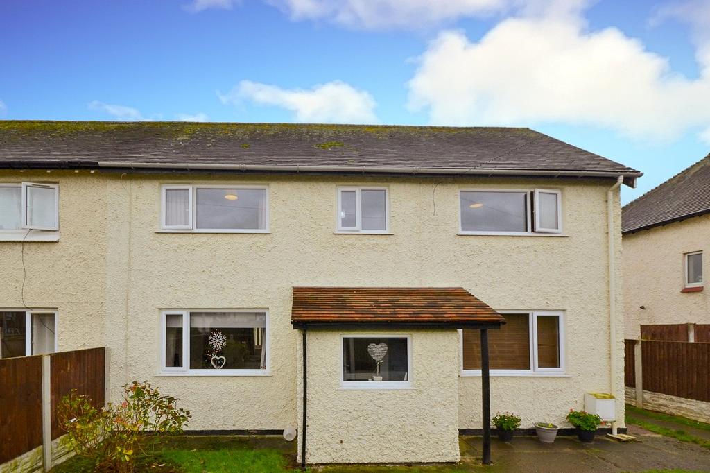 Maes Derw, Llandudno Junction, LL31 3 bed semidetached house £190,000