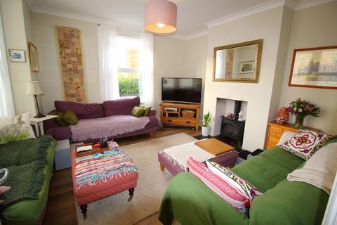 12 Highfield Road, Caterham, CR3 6QX
