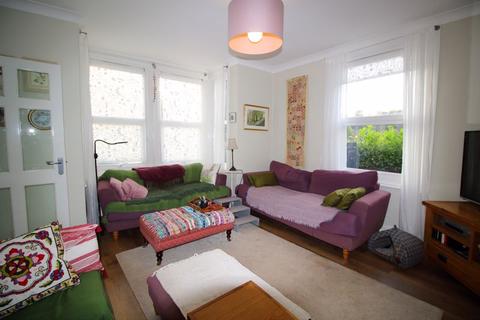 12 Highfield Road, Caterham, CR3 6QX
