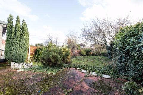 38 Heather Way, Romford, RM1 4TA