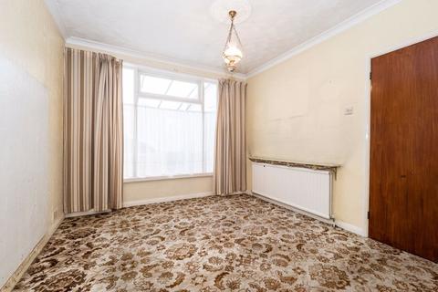 38 Heather Way, Romford, RM1 4TA