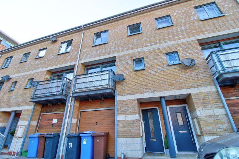 Maude Street, Ipswich 3 bed terraced house £1,175 pcm (£271 pw)