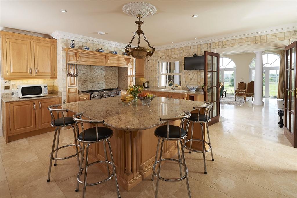 Kitchen/Breakfast Rm