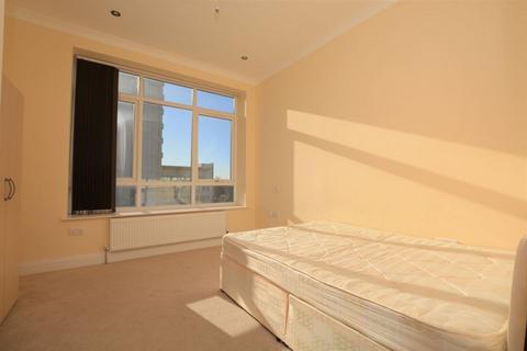 1 bedroom flat for sale, High Street, Slough