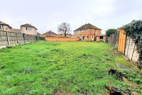4 Benedict Drive, Feltham, TW14 8JL